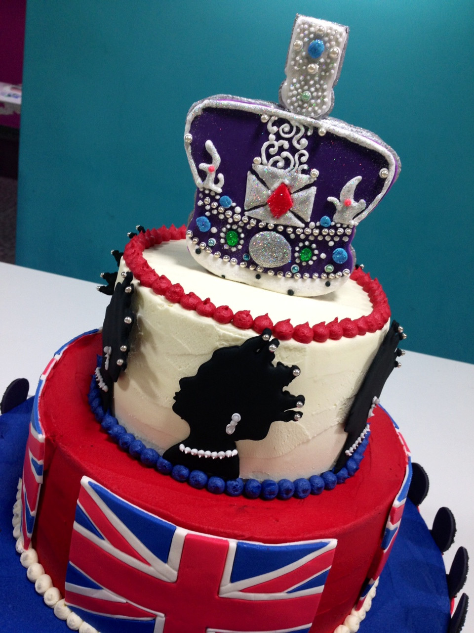 Queen Birthday Cakes
 Queen Birthday Cakes