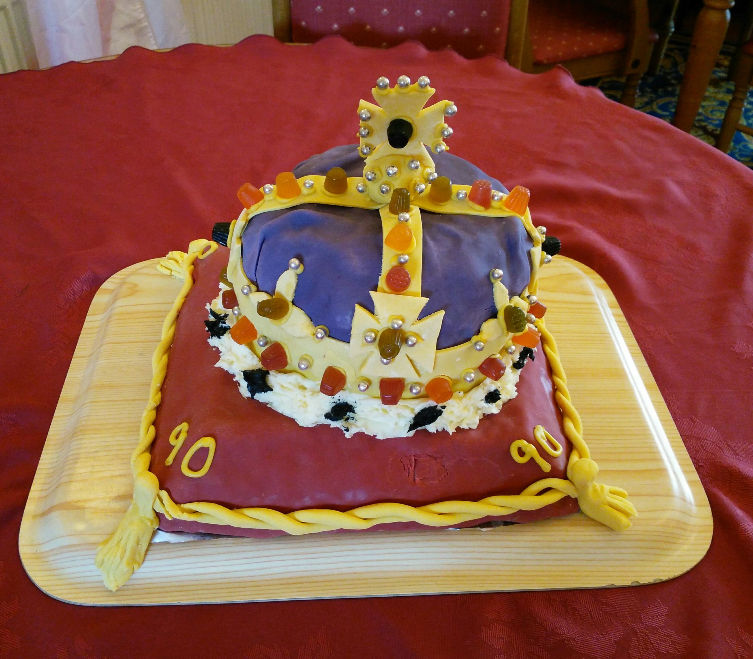 Queen Birthday Cakes
 Happy Birthday Your Majesty Eothen Homes
