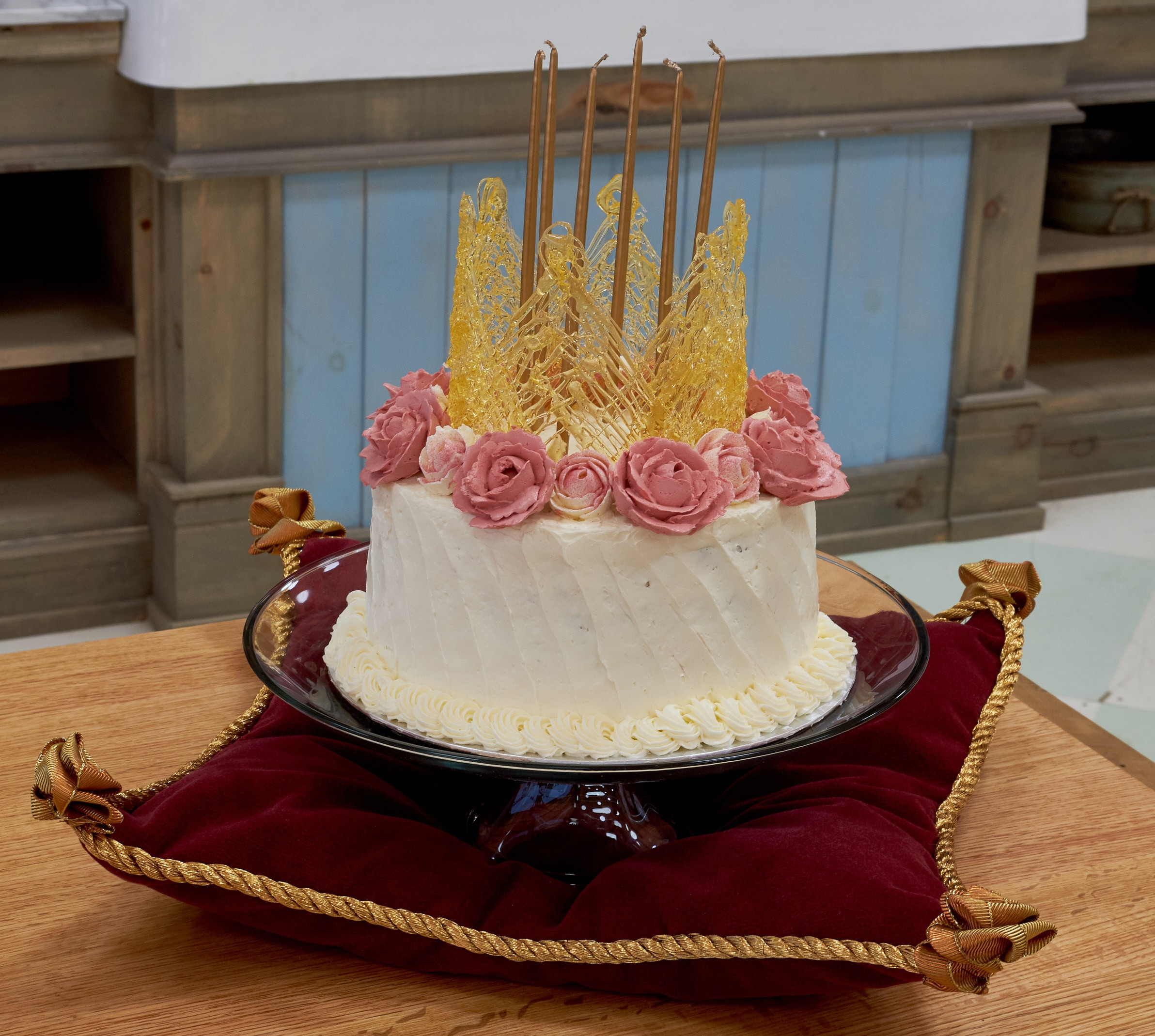 Queen Birthday Cakes
 Queen for a Day Birthday Cake The Great Canadian Baking Show