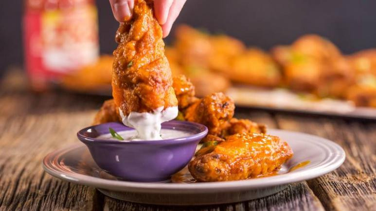 Rachel Ray Super Bowl Recipes
 9 Spicy Buffalo Flavored Snacks to Make for the Big Game