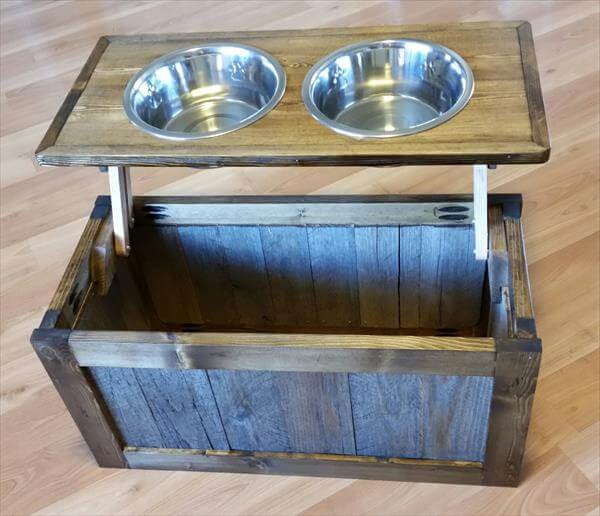 Raised Dog Bowls DIY
 DIY Pallet Raised Dog Feeder with Storage