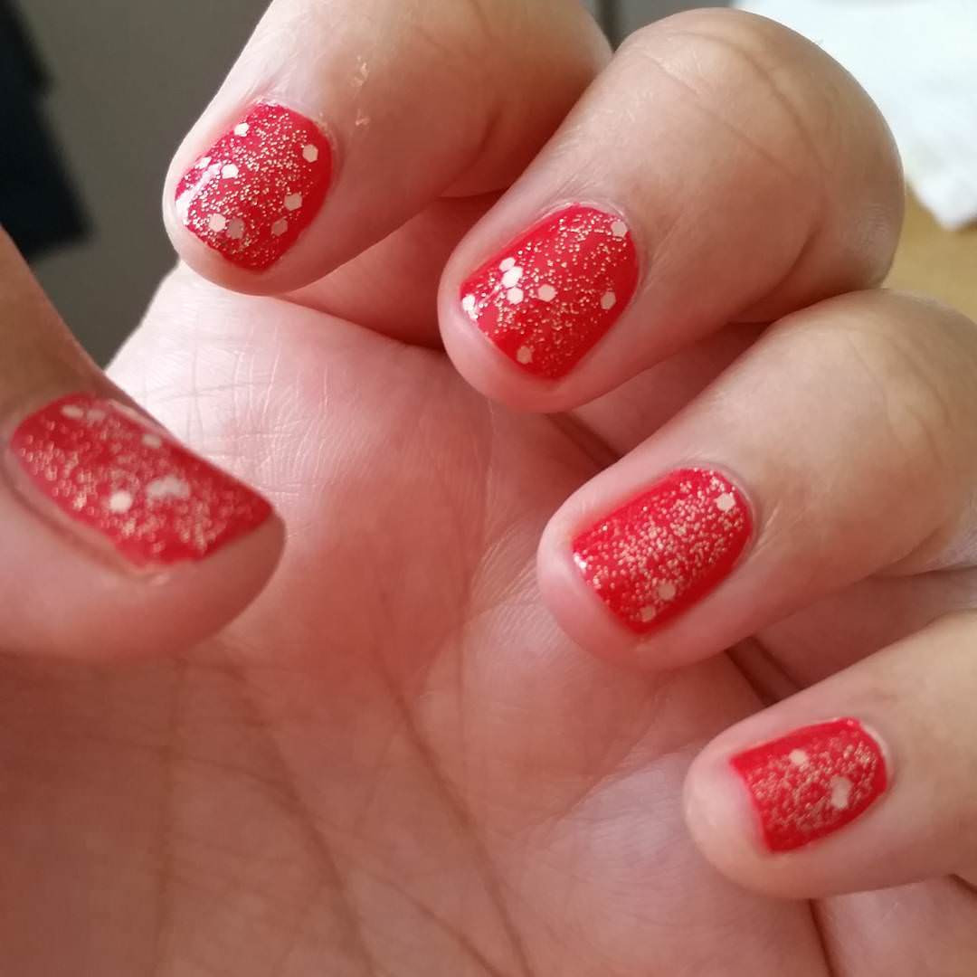 Red And Silver Glitter Nails
 Pretty Red Nail Designs