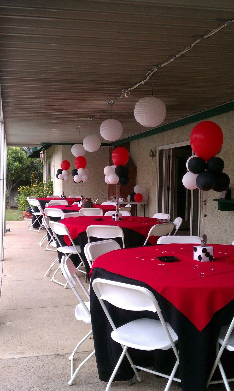 Red And White Graduation Party Ideas
 Maybe black and white checkered undercloth with solid