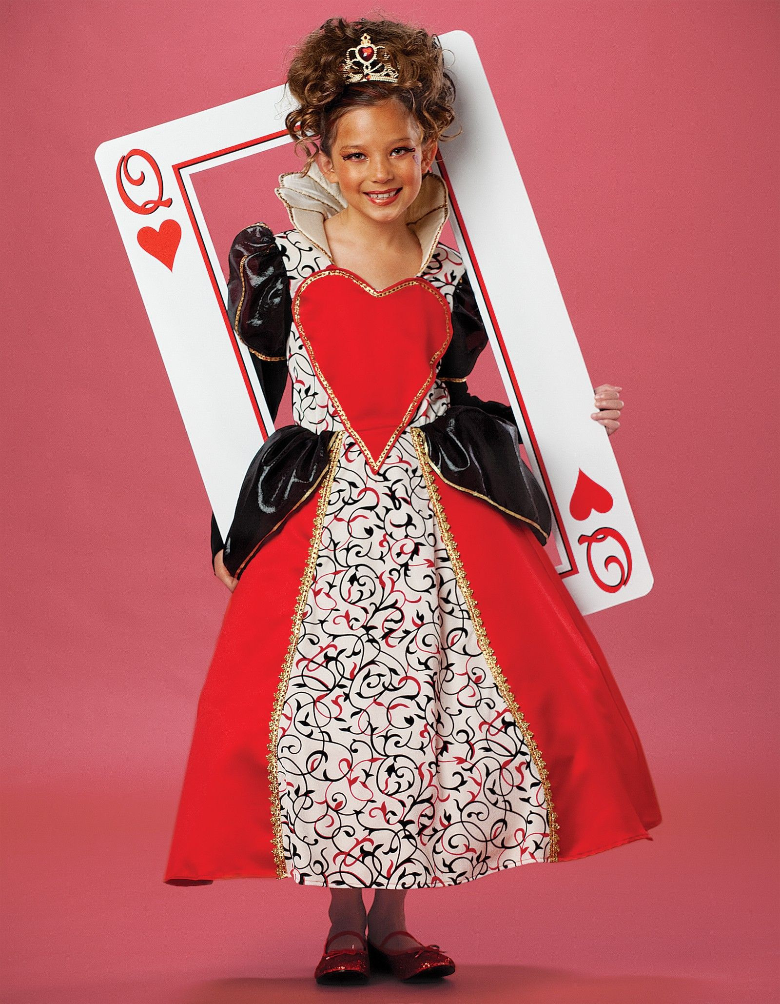 Red Queen Costume DIY
 queen of hearts costume kids diy