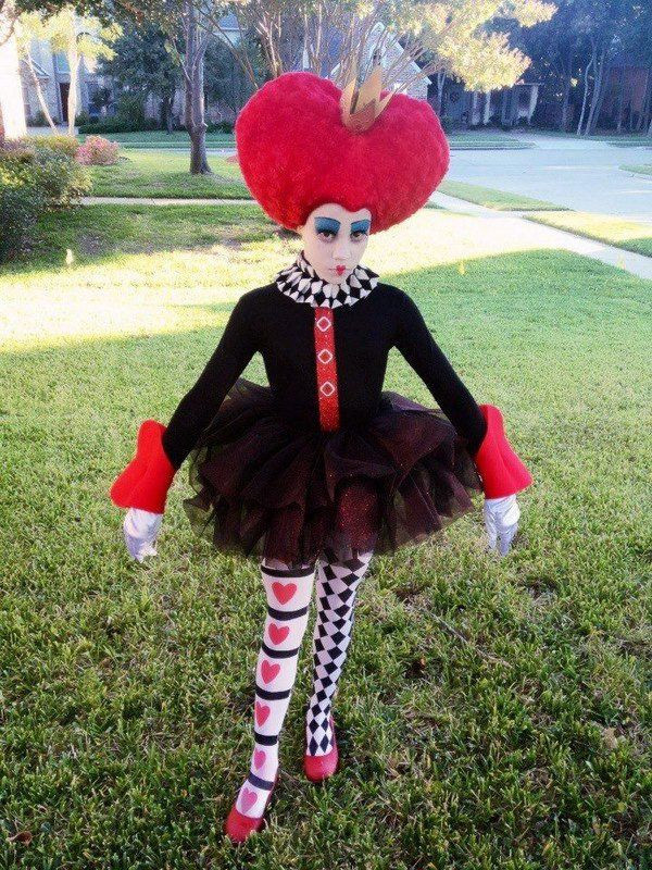 Red Queen Costume DIY
 25 Queen of Hearts Costume Ideas and DIY Tutorials With