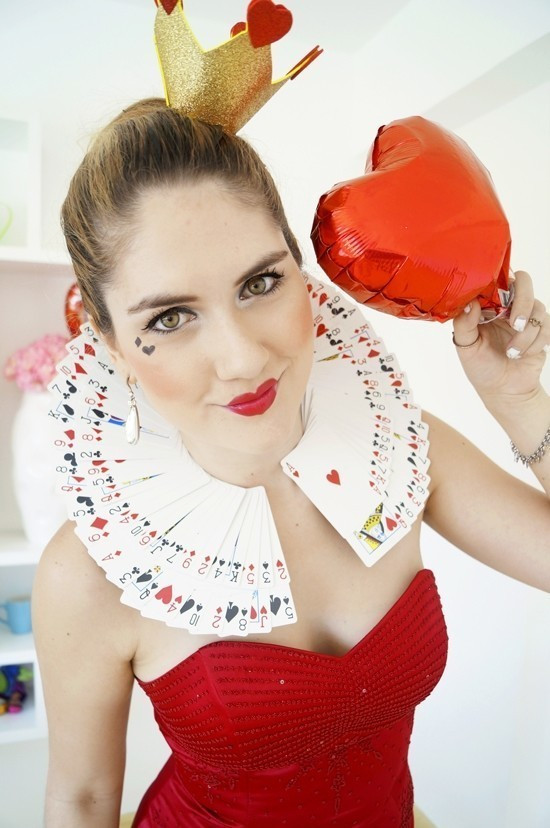 Red Queen Costume DIY
 Diy Queen Hearts Costume Collar · How To Make A Costume