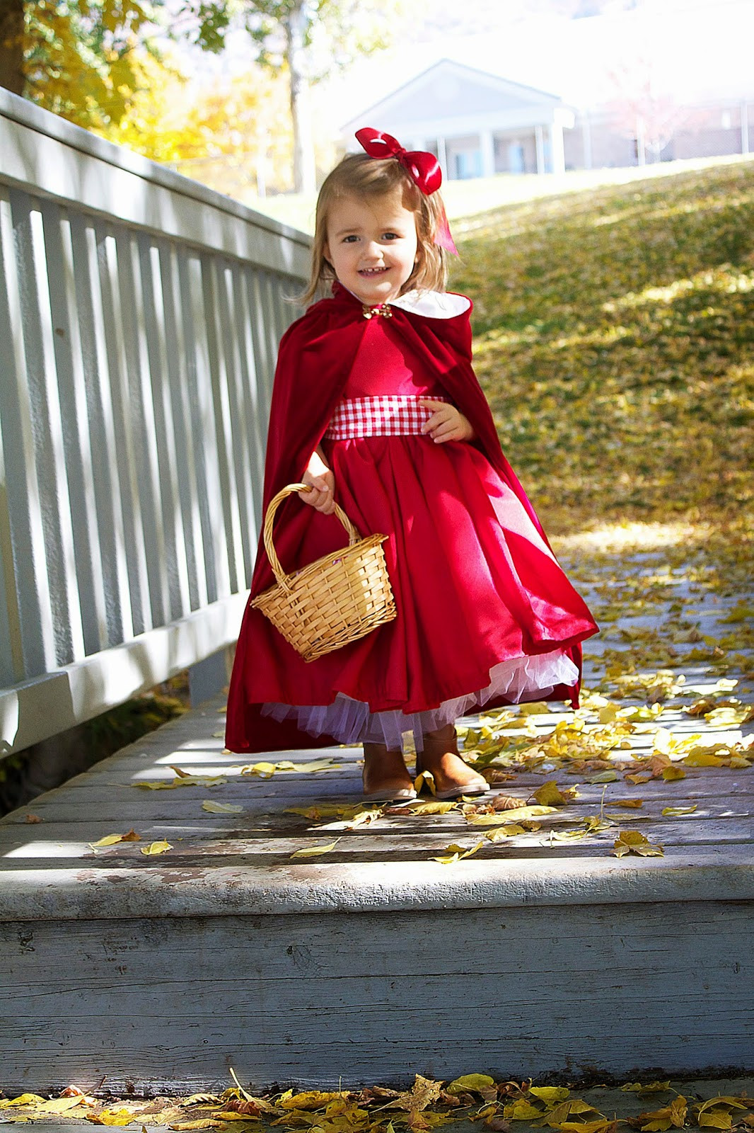 Red Riding Hood DIY Costume
 do it yourself divas DIY Little Red Riding Hood Costume