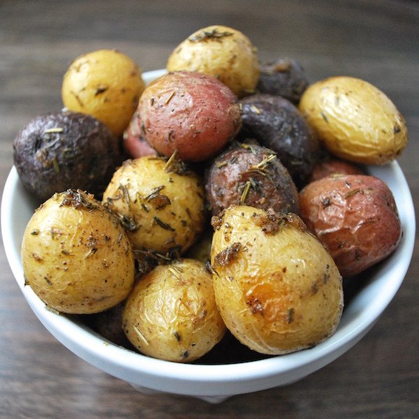 Roasted Baby Potatoes With Rosemary
 Roasted Baby Potatoes with Rosemary and Thyme The