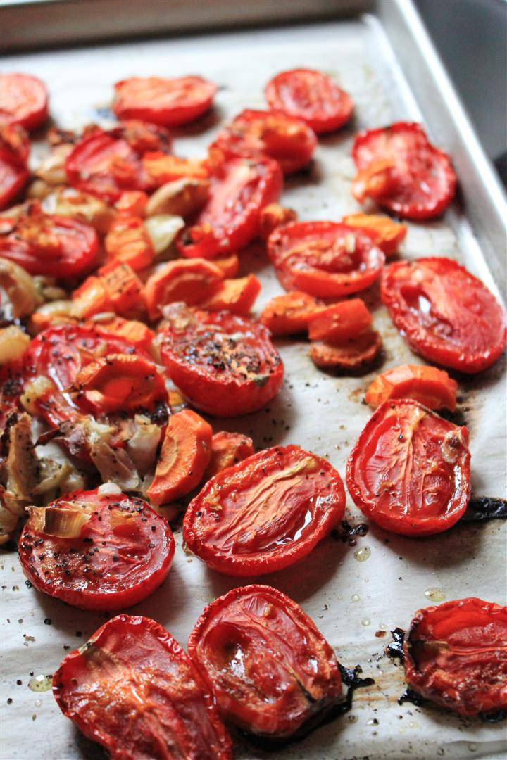 Roma Tomato Sauce
 Kitchen Grrrls Vegan food blog with lots of beautiful