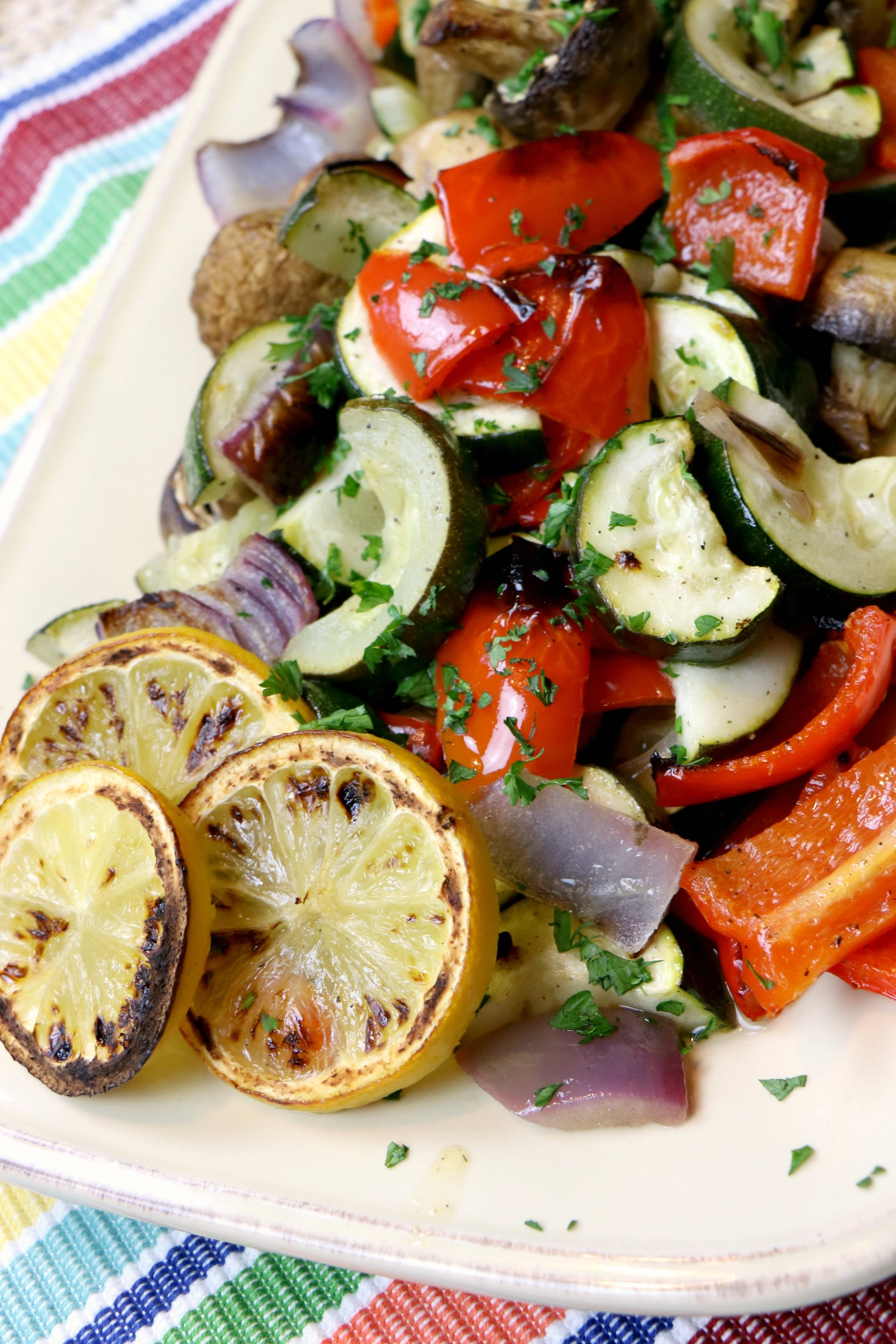 Sauces For Roasted Vegetables
 Easy Recipe for Oven Roasted Ve ables with Garlic Lemon