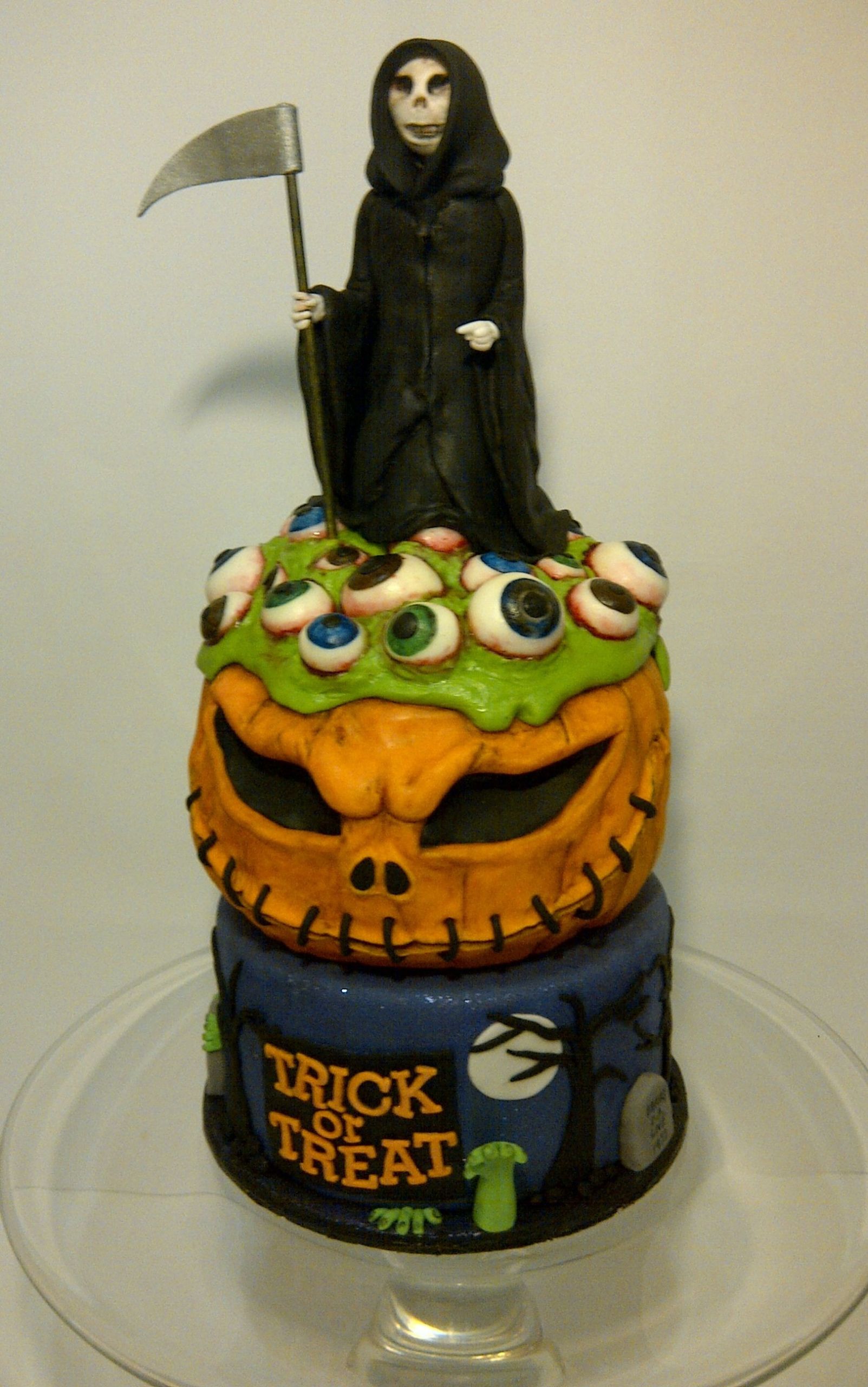 Scarey Halloween Cakes
 Scary Halloween Cake by CakeyCake CakeyCake