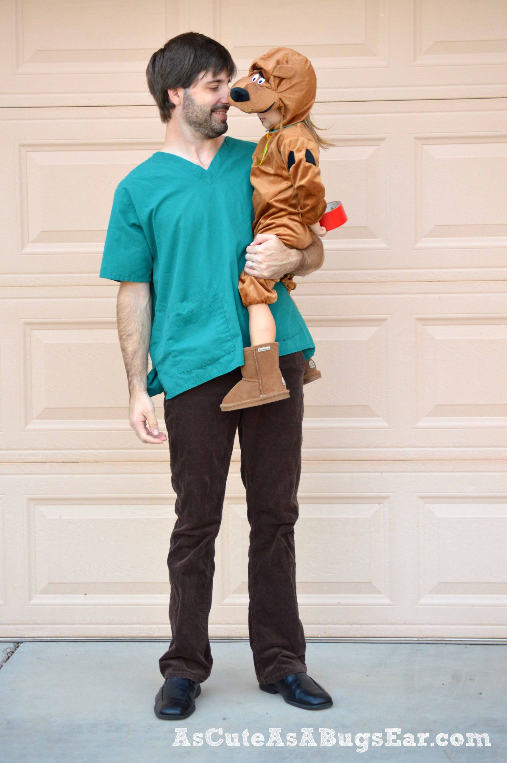 Scooby Doo Costume DIY
 DIY Shaggy & Scooby Doo Costume
