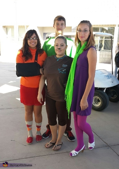 Scooby Doo Costume DIY
 Group Costume Ideas That Are Cheap Easy And Totally DIY