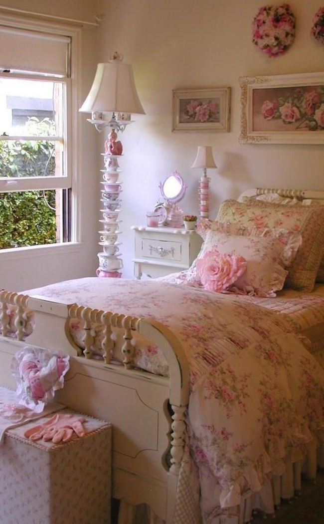 Shabby Chic Bedroom Accessories
 25 Cool Shabby Chic Bedroom Design Ideas