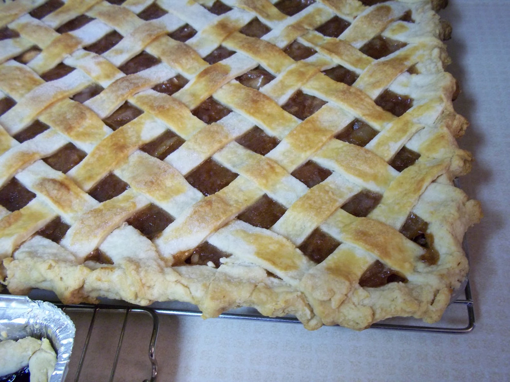 Sheet Pan Apple Pie
 Cookie sheet apple pie