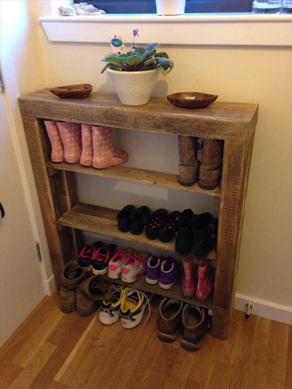 Shoe Rack DIY
 DIY Reclaimed Pallet Wood Shoe Rack