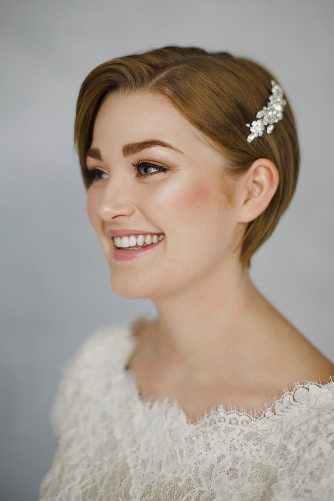 Short Hairstyles For A Wedding Bridesmaid
 Short hair wedding inspiration for brides of all styles