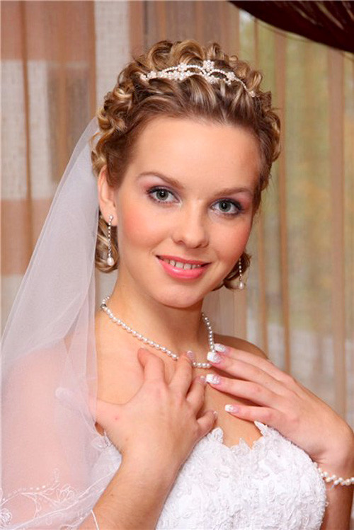Short Hairstyles For Brides With Veils
 Wedding Hairstyles for Short Hair 2012 – 2013