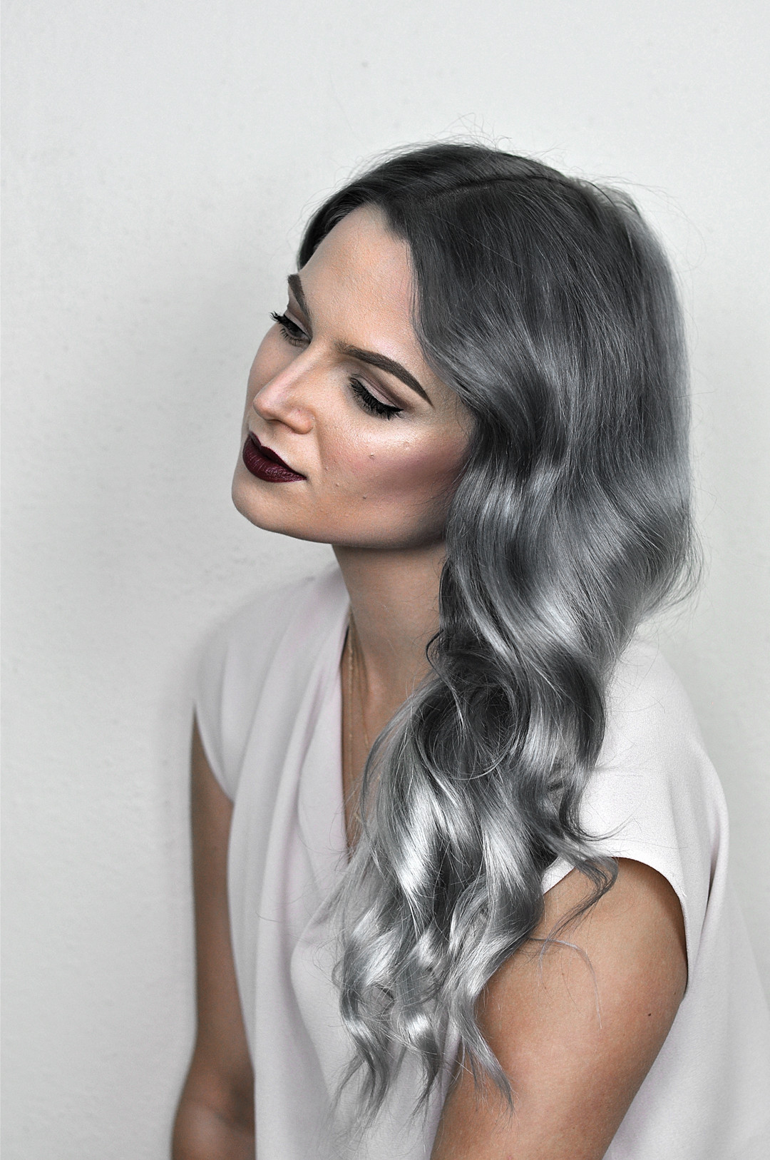 Silver Hair DIY
 Silver Ombre Hair Dye Tutorial with oVertone