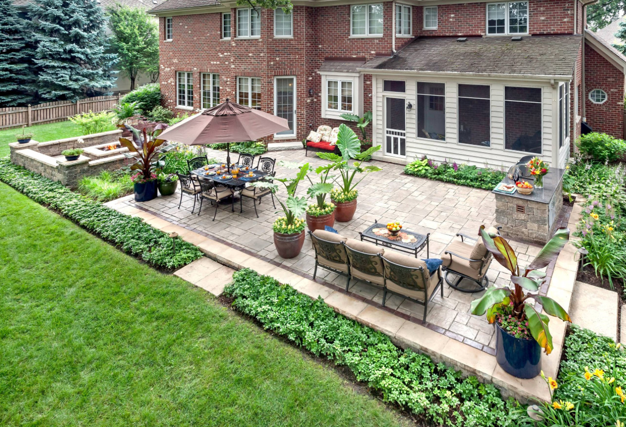 Simple Outdoor Landscape
 Prepare Your Yard for Spring with These Easy Landscaping