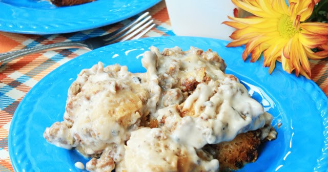 Slow Cooker Biscuits And Gravy
 Slow Cooker Biscuits and Gravy