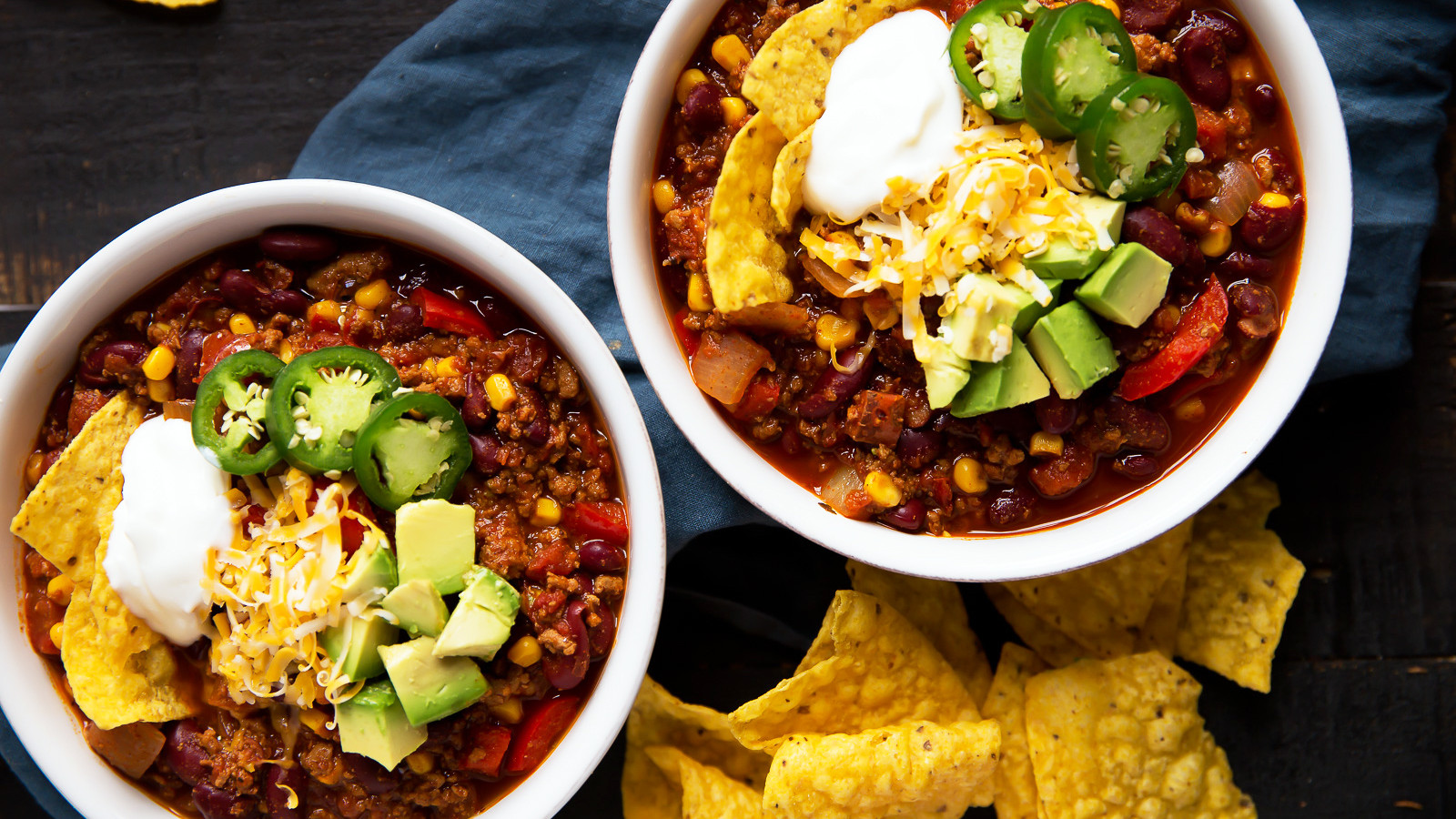 Slow Cooker Super Bowl Recipes
 17 Slow Cooker Super Bowl Chili Recipes Because Yum