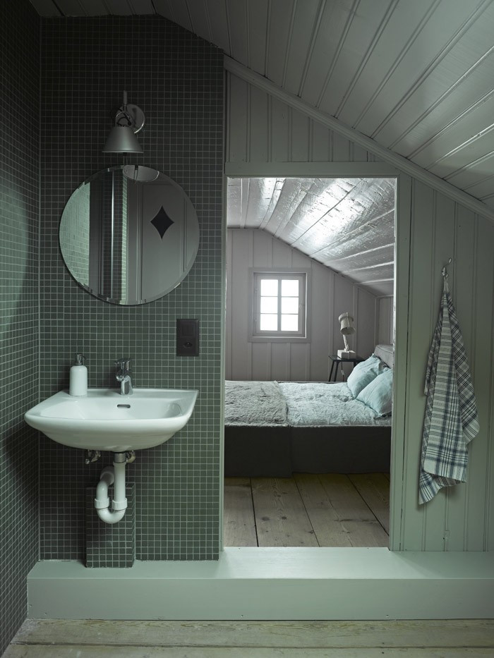 Small Attic Bathroom
 Steal This Look An Attic Bath in a Spectrum of Greens