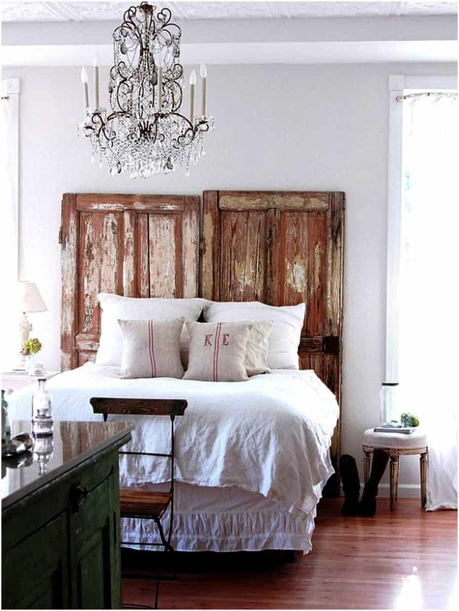 Small Bedroom Chandelier
 15 Bedroom Chandeliers That Bring Bouts of Romance & Style