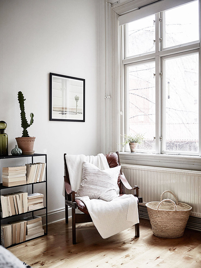 Small Corner Chair For Bedroom
 Old Charming Apartment With Scandinavian Style Decor