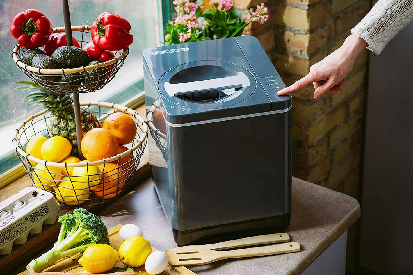 Small Kitchen Compost Bin
 13 Stylish post Bins for Your Small Kitchen 2018