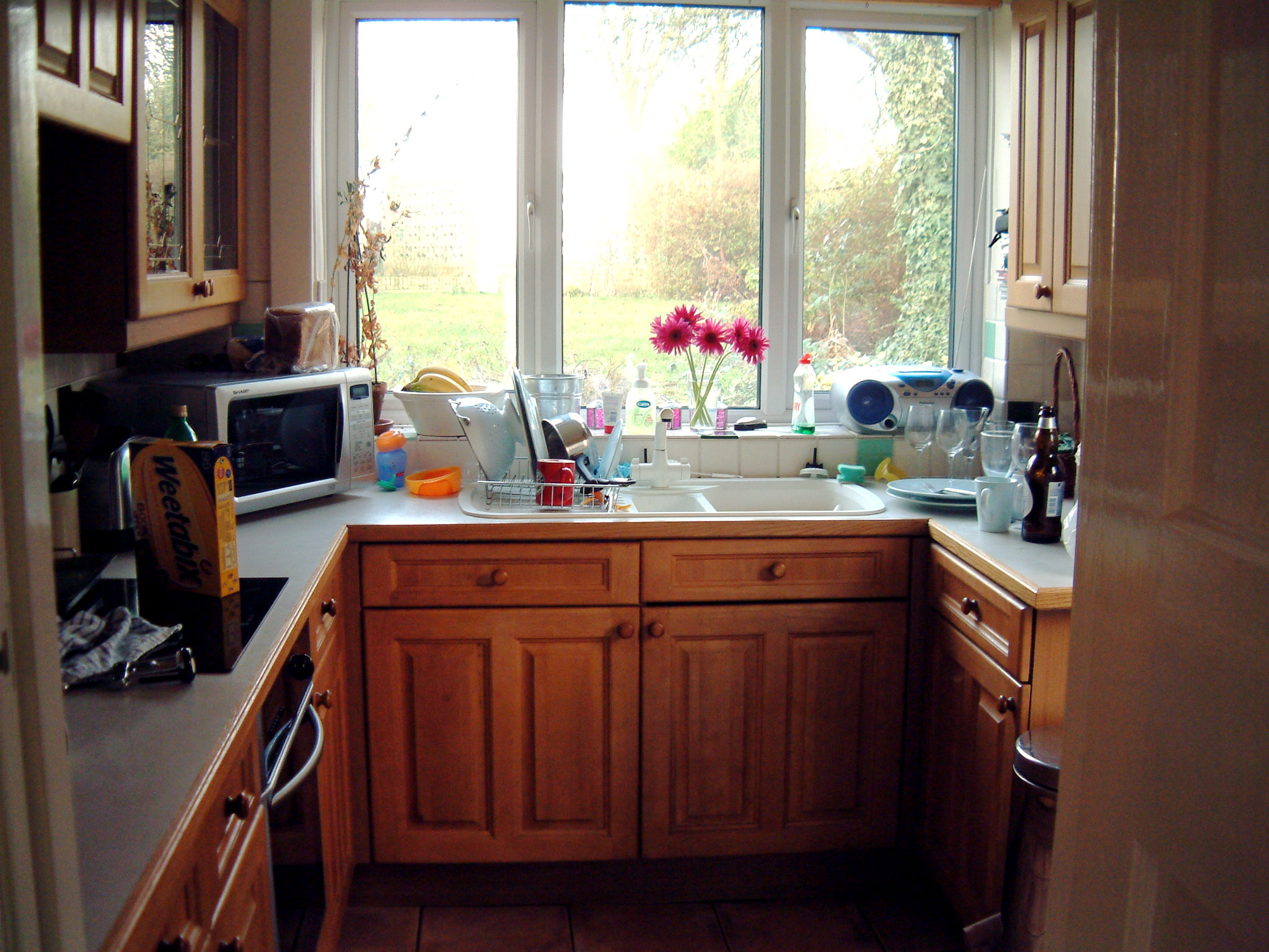 Small Kitchen Design
 Space Saving Tips for Small Kitchens