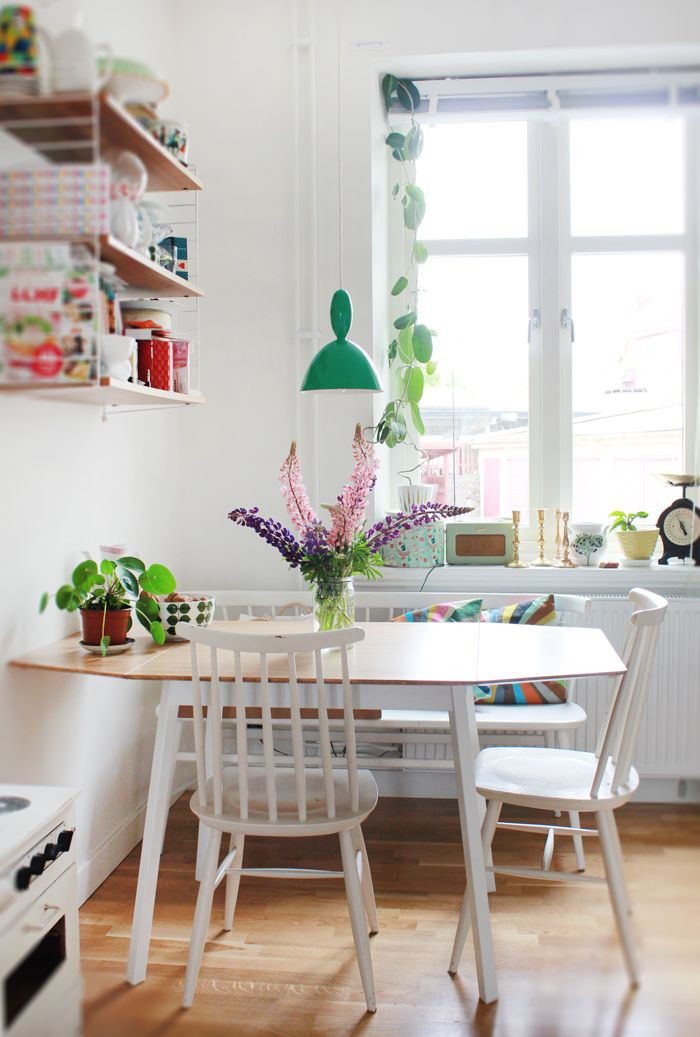 Small Kitchen Table With Bench
 10 Stylish Table Eat In Small Kitchen Ideas