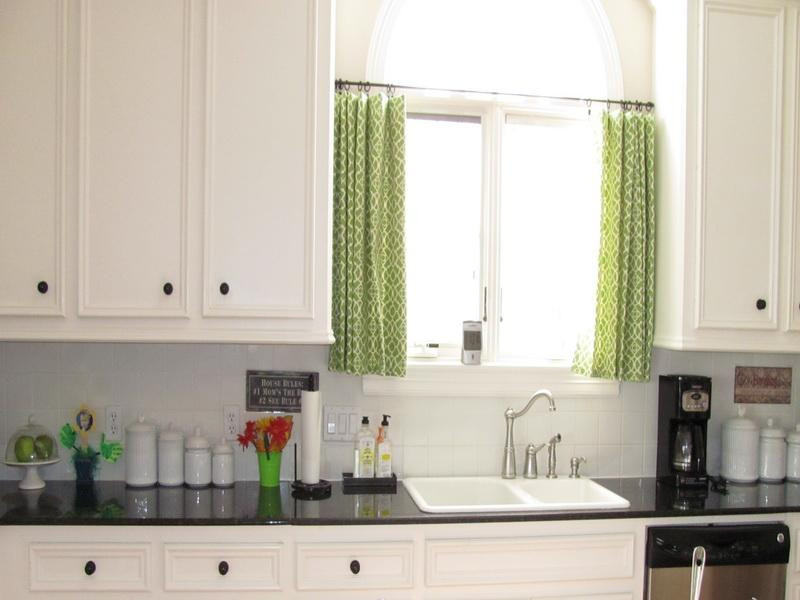 Small Kitchen Window Curtains
 Kitchen Window Curtains and Treatments for Small Spaces