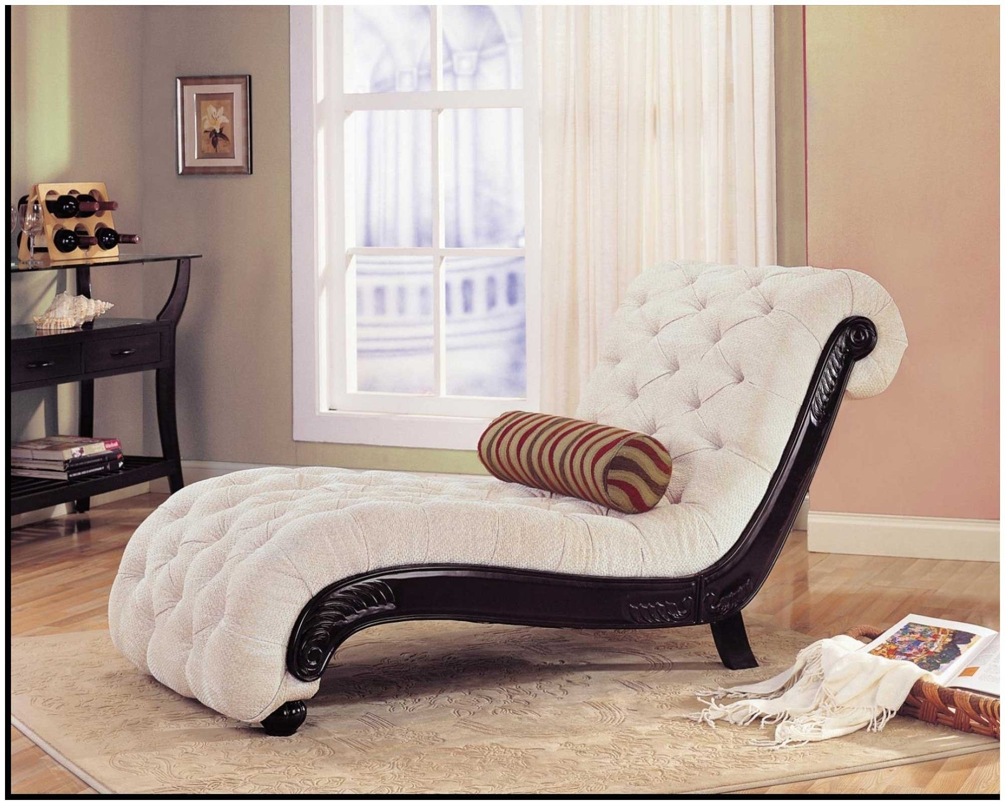 Chaise Decor In Bedroom
