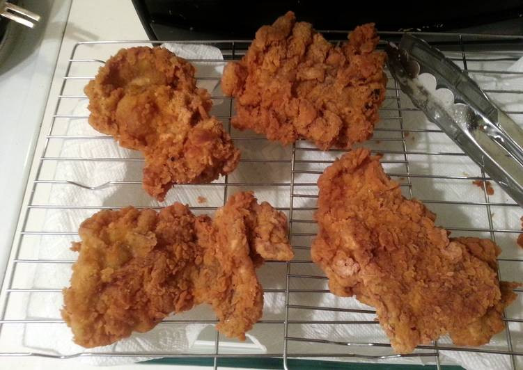 Southern Fried Boneless Chicken
 Homestyle Country Fried Boneless Chicken Thighs Recipe by