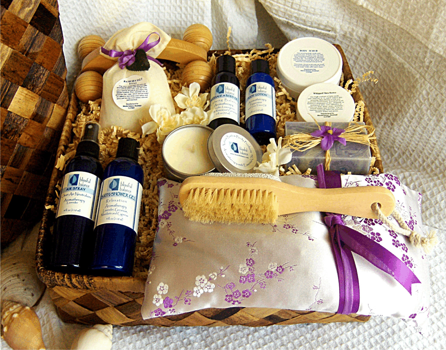 Spa Gift Basket Ideas Homemade
 Top 10 Romantic Ideas Gift Basket For Valentine s Day