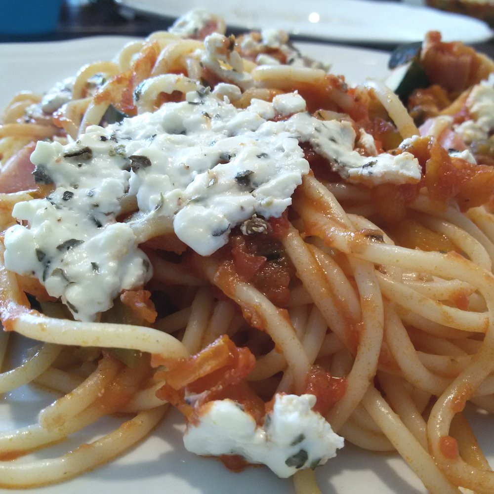Spaghetti With Cottage Cheese
 Spaghettischotel met cottage cheese Pasta