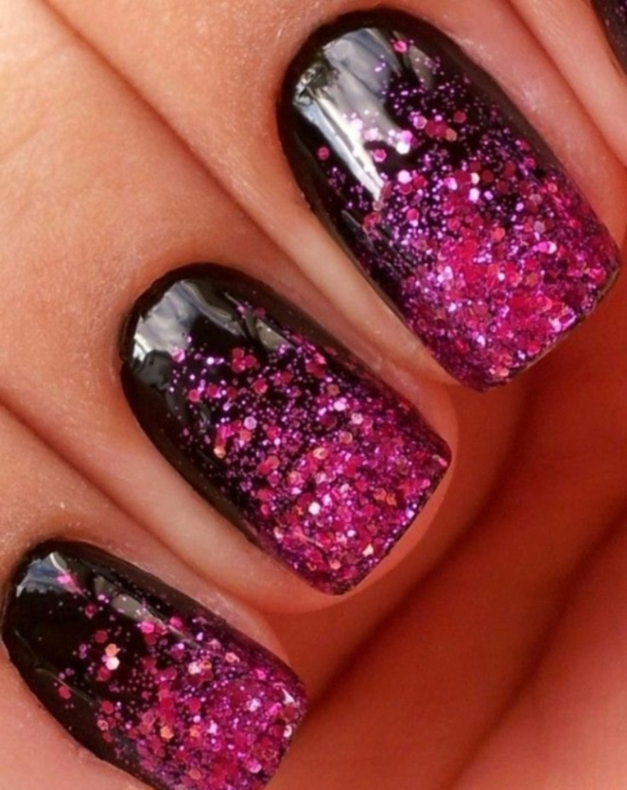 Sparkly Glitter Nails
 Glitter Nails