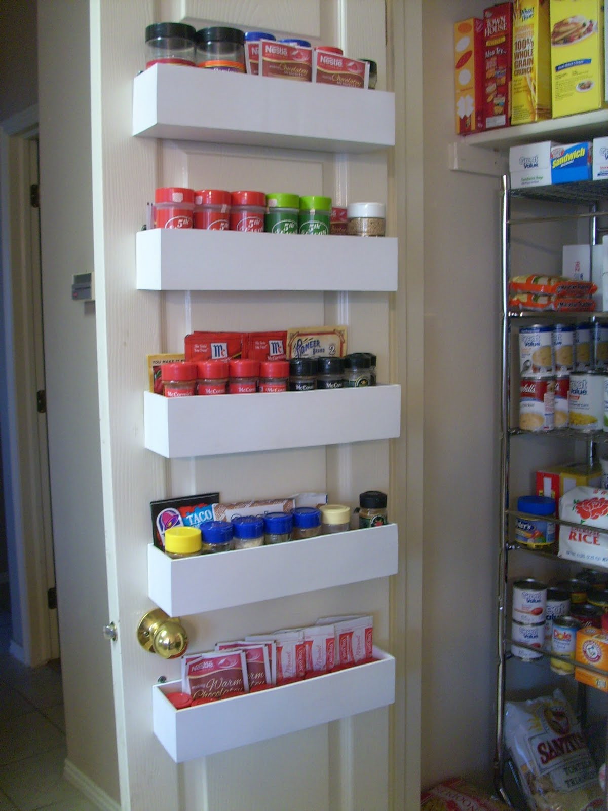 Spice Organizer DIY
 RobbyGurl s Creations DIY Pantry Door Spice Racks