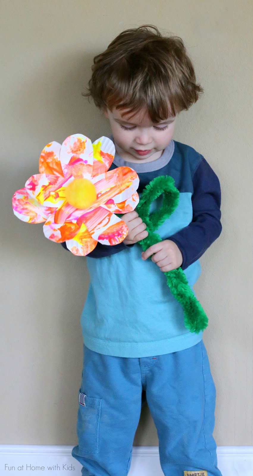Spring Art For Toddlers
 Easy Toddler Art Giant Spring Flowers