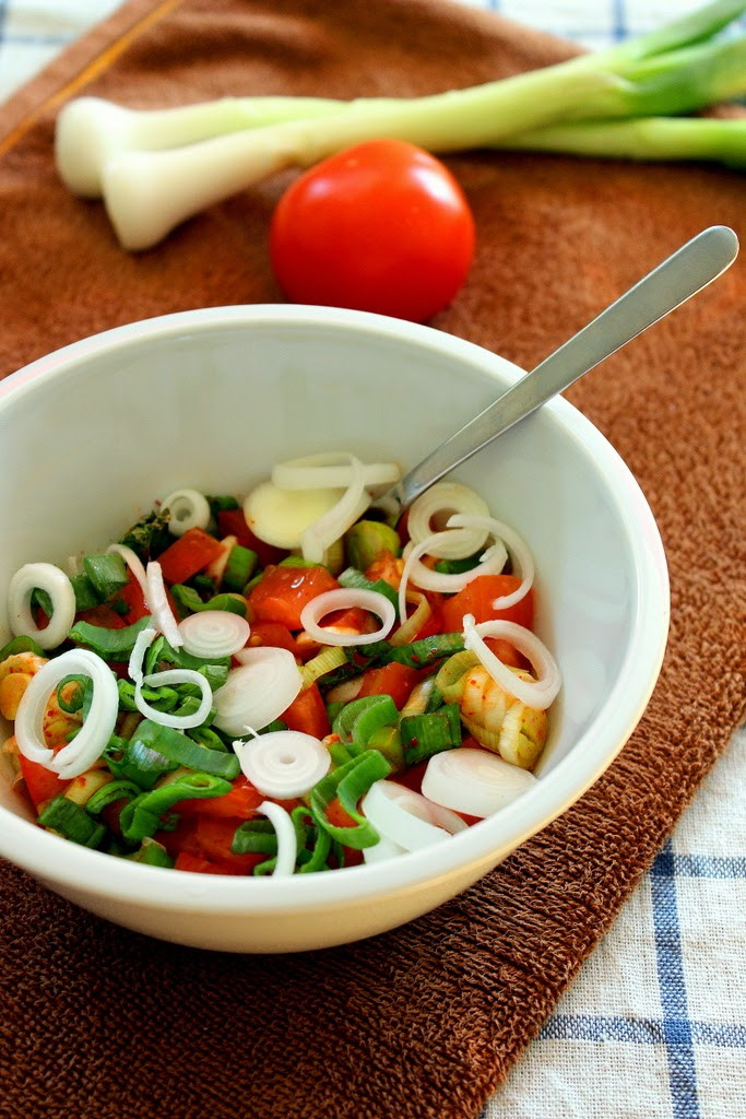 Spring Onion Recipe
 Recipe of Spring ion & Tomato Salad