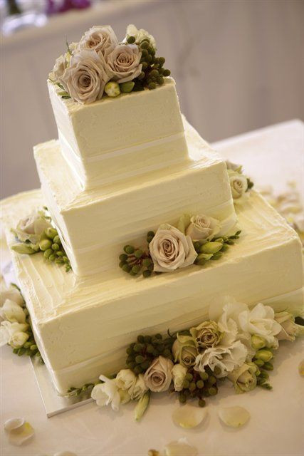 Square Wedding Cakes Pictures
 52 Gorgeous Square Wedding Cake Ideas Weddingomania
