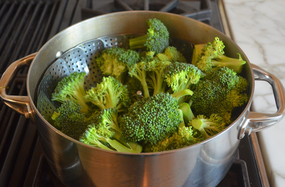 Steam Broccoli In Microwave
 Simple Steamed Broccoli ce Upon a Chef