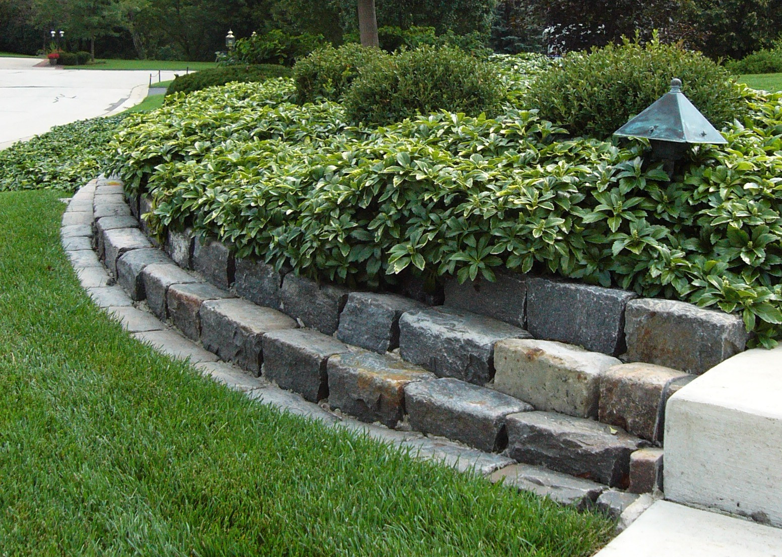 Stone Landscape Edging Ideas
 Decorative Landscape Edging