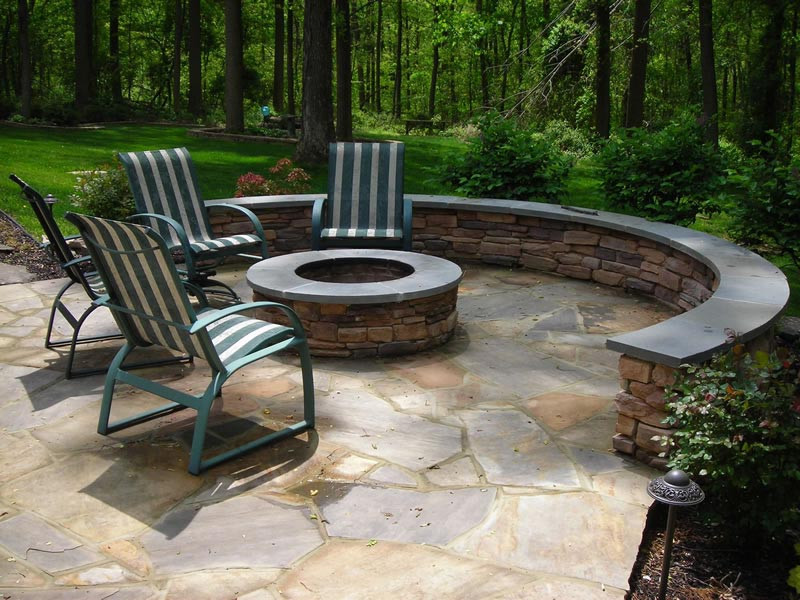 Stone Patio With Fire Pit
 How to Build a Flagstone Fire Pit Out of a Kit