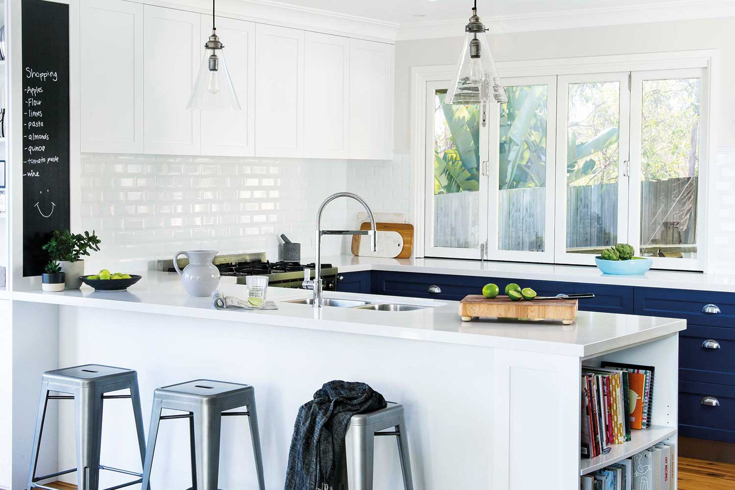 Subway Tiles Kitchen
 5 kitchens that use white subway tiles