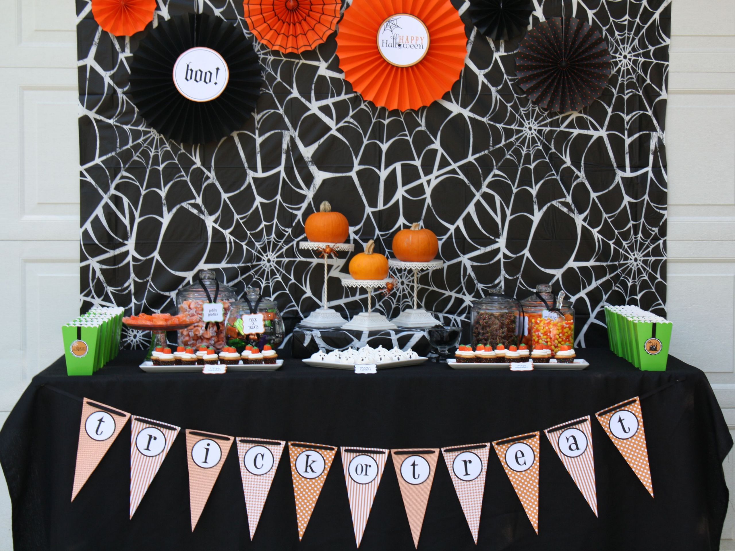 Table Decorating Ideas For Halloween Party
 20 Classic Halloween Decorations Ideas