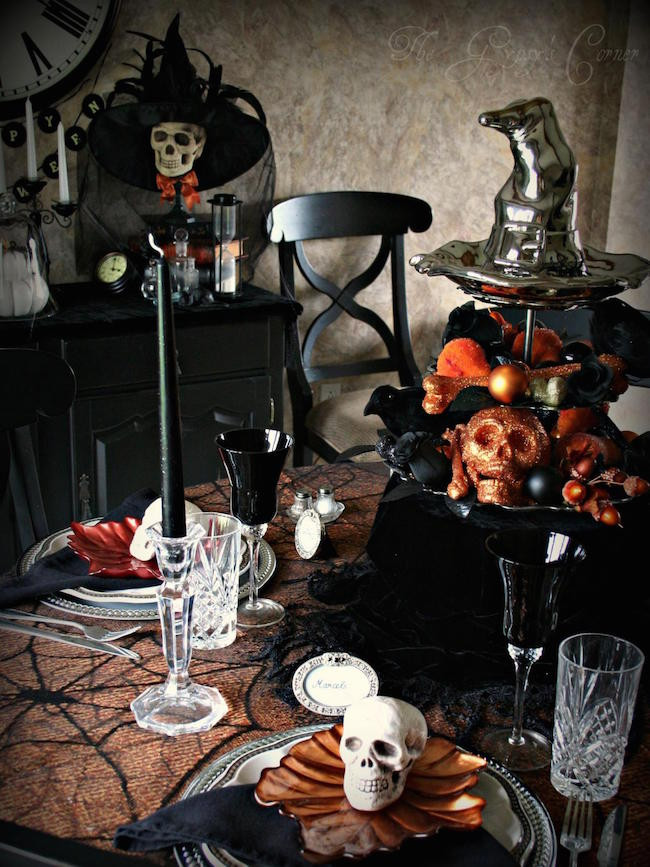 Table Decorating Ideas For Halloween Party
 20 Halloween Inspired Table Settings to Wow Your Dinner