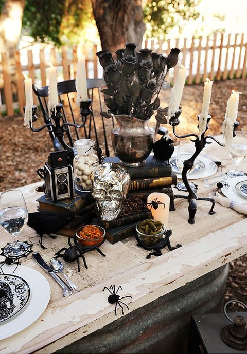 Table Decorating Ideas For Halloween Party
 32 Best Halloween Table Decoration Ideas DIY Halloween