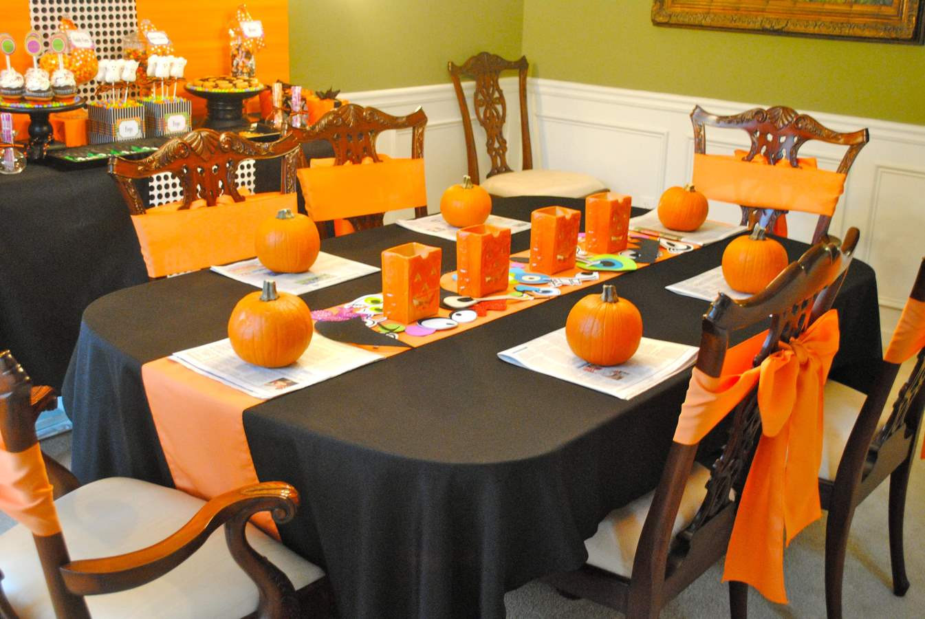 Table Decorating Ideas For Halloween Party
 Halloween Party Decoration Ideas 2017 Time To Enjoy By